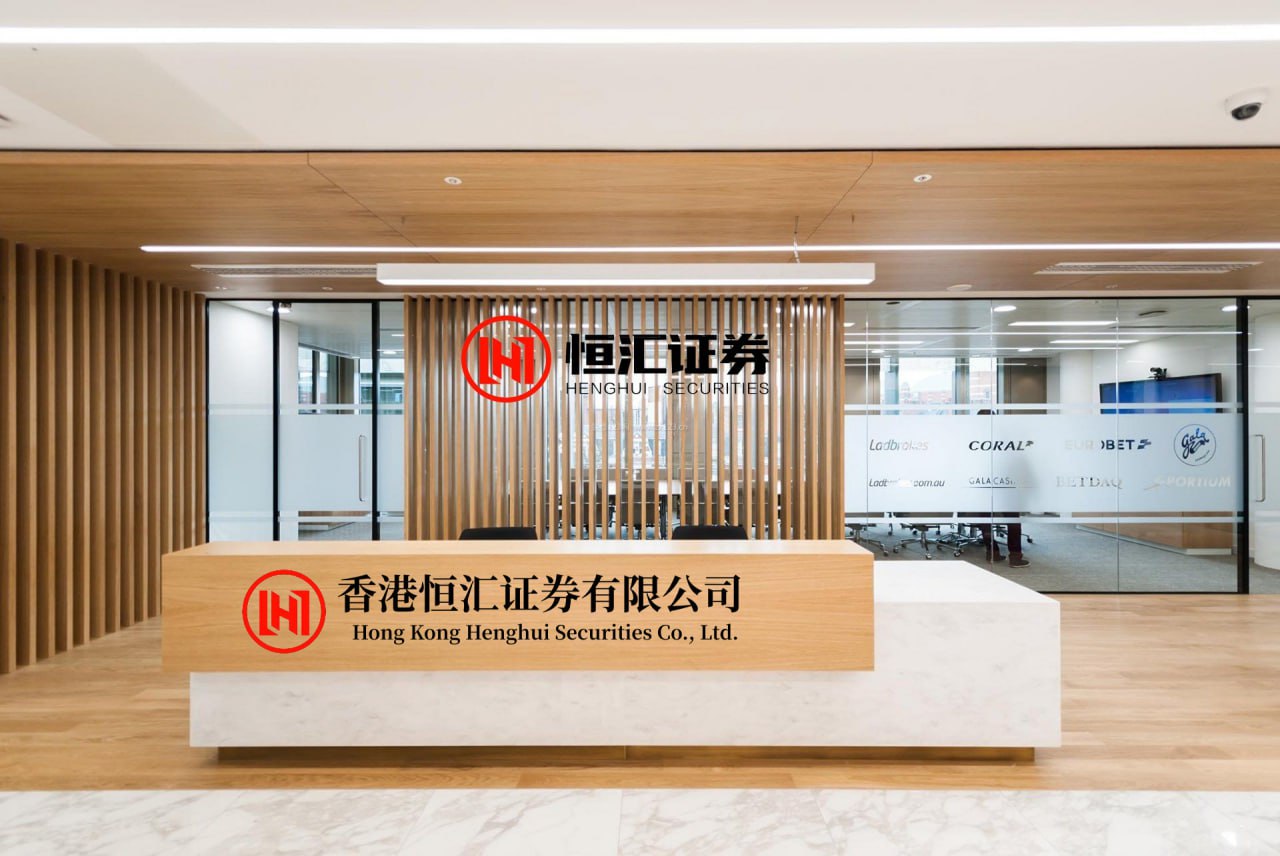 新闻配资平台 人保寿险平江县支公司优质理赔获客户赠旗致谢